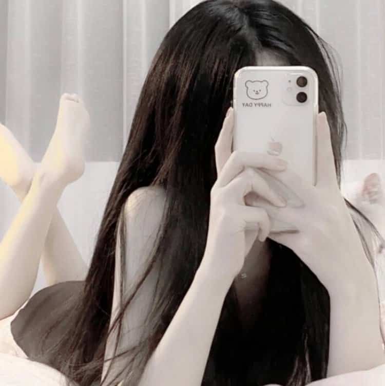 实时互动：美女主播唱跳表演